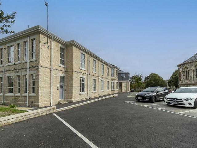 Craigie Drive, The Millfields, Plymouth PL1, 2 bed flat to rent, £1,300 pcm | PrimeLocation