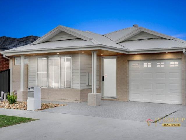 Craigieburn Side Mickleham Brand New Home With 4 Bedrooms 3 Baths !