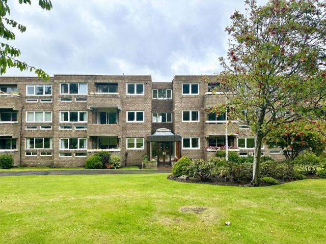 Craigleith Avenue South, Craigleith. 2 bed flat to rent £1,495 pcm £345 pw