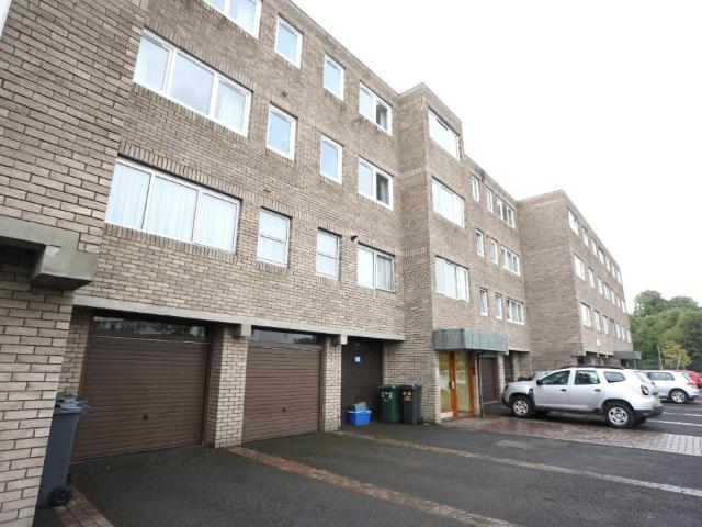 Craigleith Avenue South, Craigleith. 2 bed flat to rent £1,550 pcm £358 pw