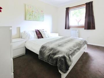 Craigleith Road, Edinburgh EH4, 2 bed flat to rent, £1,325 pcm | PrimeLocation