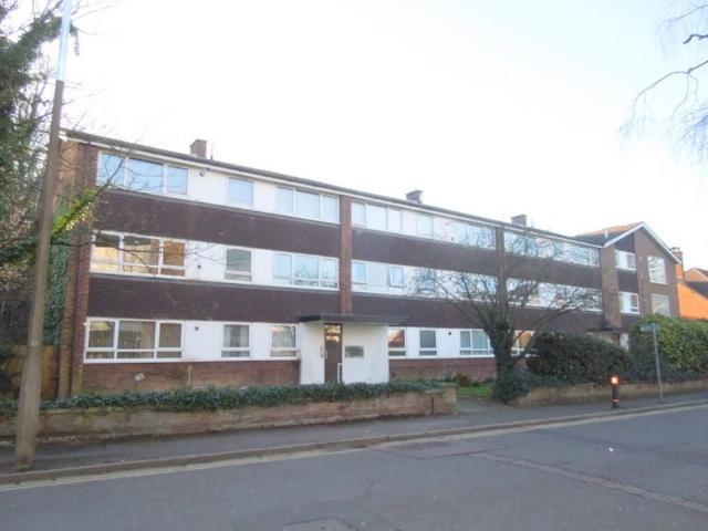 Crakers Mead, Rossiyn Road, Watford WD18, 2 bed terraced house to rent, £1,600 pcm | PrimeLocation