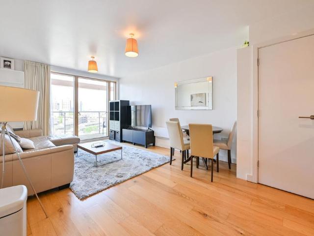 Crampton Street, Elephant and Castle. 1 bed flat to rent £3,900 pcm £900 pw