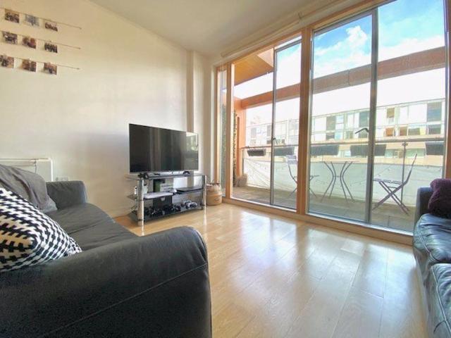 Crampton Street, SE17 1 bed apartment to rent £2,150 pcm £496 pw