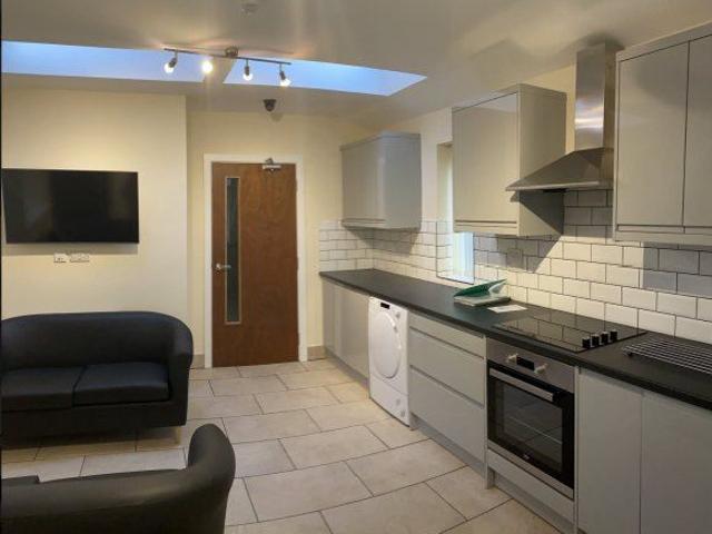 Cranbrook Avenue, Hull HU6, 4 bed shared accommodation to rent, £485 pppm | PrimeLocation