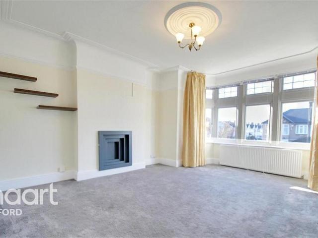 Cranbrook Road 2 bed flat to rent £1,650 pcm £381 pw