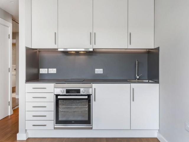 Cranbrook Road, Ilford IG1, Studio to rent, £1,395 pcm | PrimeLocation