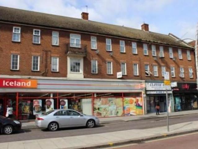Cranbrook Road, Ilford IG1, 2 bed flat to rent, £1,400 pcm | PrimeLocation