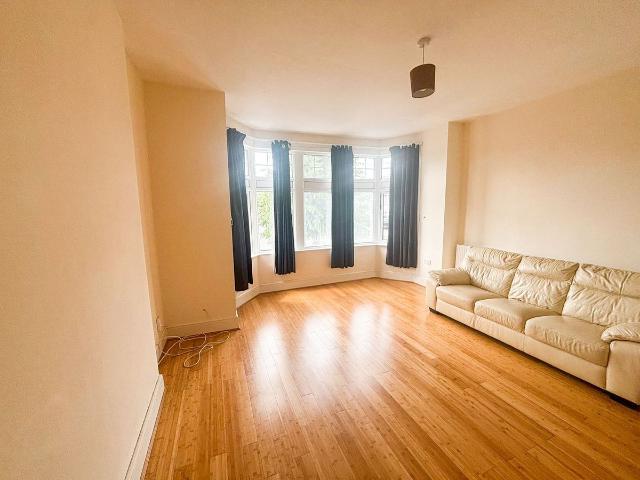 Cranbrook Road, Ilford IG1, 2 bed flat to rent, £1,850 pcm | PrimeLocation