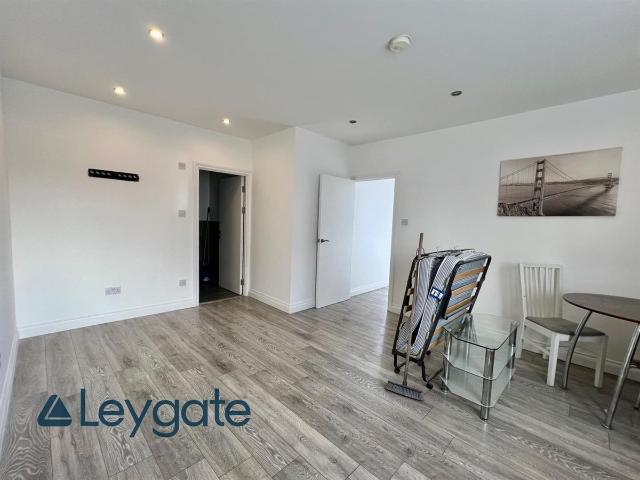 Cranbrook Road, Ilford IG2, Property to rent, £1,600 pcm | PrimeLocation
