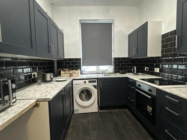 Cranbrook Road, Ilford IG2 4 bed flat to rent £2,999 pcm £692 pw