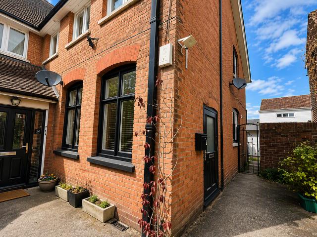 Cranbrook TN18, 1 bed flat to rent, £1,100 pcm | PrimeLocation