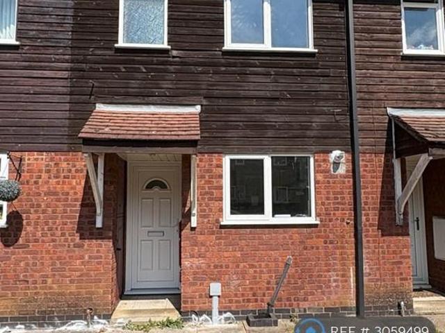 Cranemore, Peterborough, PE4 2 bed terraced house to rent £925 pcm £213 pw