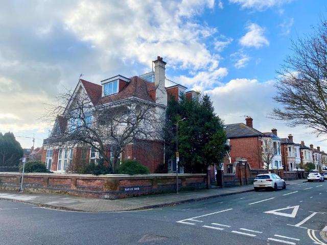 Craneswater Avenue, Southsea 3 bed apartment to rent £1,250 pcm £288 pw