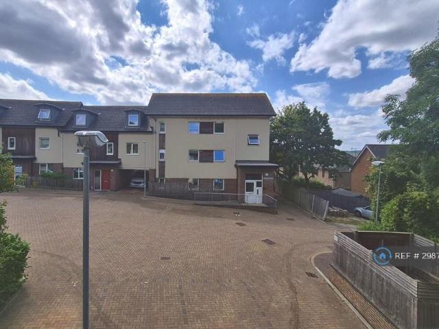 Cranes Lane, Basildon, SS14 1 bed flat to rent £1,050 pcm £242 pw