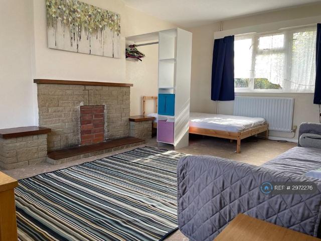 Cranfield, Bedford, MK43 4 bed semi detached house to rent £1,690 pcm £390 pw