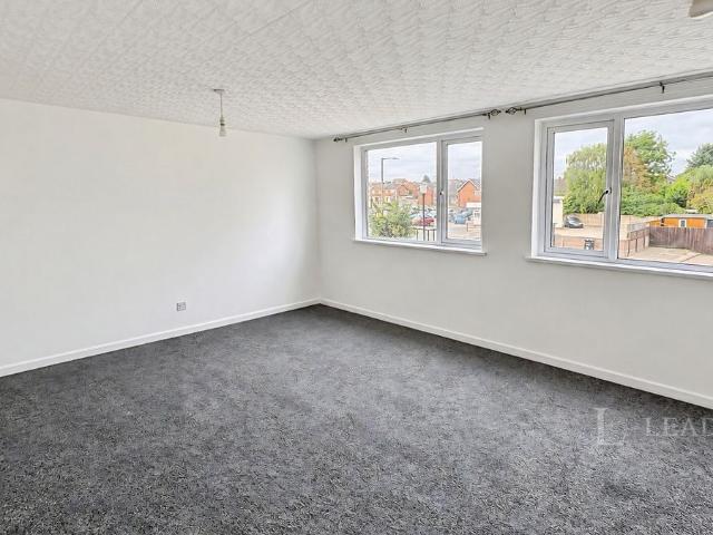 Cranham Drive, Worcester, Worcestershire WR4, 3 bed flat to rent, £1,000 pcm | PrimeLocation