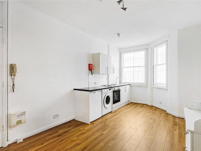Cranley Gardens, London, SW7 Studio to rent £1,517 pcm £350 pw