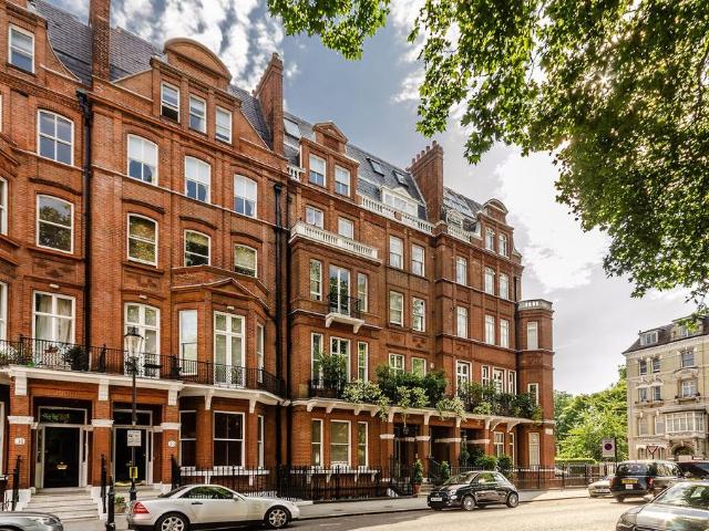 Cranley Gardens, South Kensington. 2 bed flat to rent £3,467 pcm £800 pw