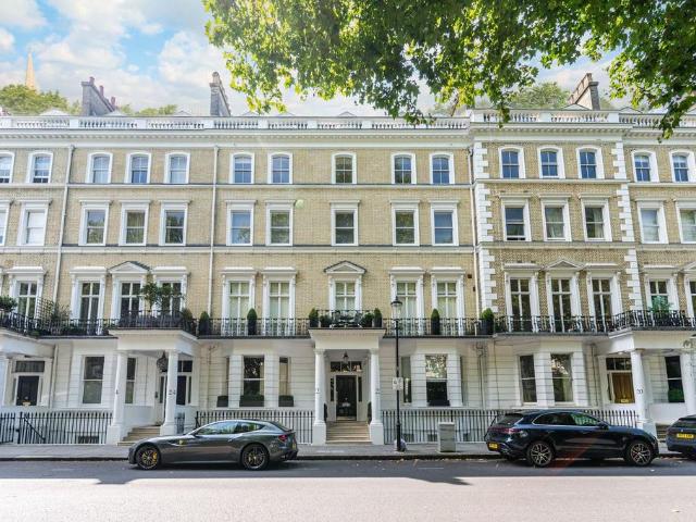 Cranley Gardens, South Kensington. 2 bed flat to rent £8,948 pcm £2,065 pw