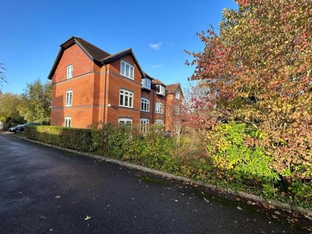 Cranley Road, Guildford GU1, 2 bed flat to rent, £2,000 pcm | PrimeLocation