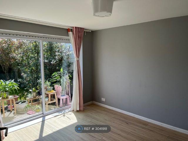 Cranleigh Close, Trumpington, Cambridge CB2, 2 bed semi detached house to rent, £1,650 pcm | PrimeLocation
