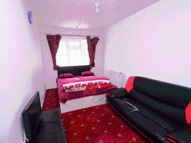 Cranleigh Gardens UB1, 3 bed flat to rent, £2,200 pcm | PrimeLocation