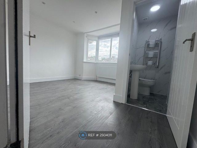 Cranleigh Road, Feltham TW13, 4 bed end terrace house to rent, £2,900 pcm | PrimeLocation