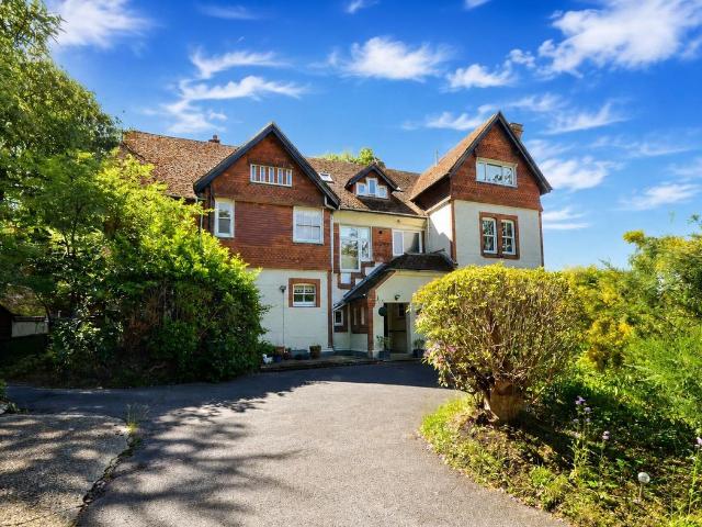 Cranmer Lodge, Camberley GU15, 1 bed flat to rent, £1,100 pcm | PrimeLocation