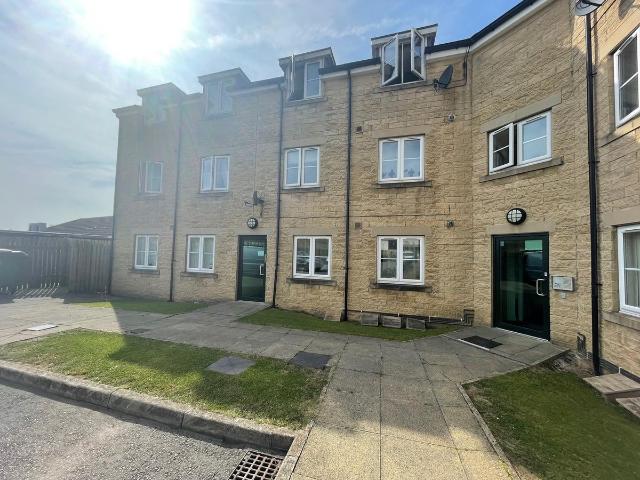 Cranmer Road, Bradford BD3, 2 bed flat to rent, £725 pcm | PrimeLocation