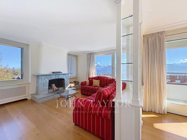 Crans Montana Zentrum, 4.5 Zimmer mit direktem Zugang zu den Pisten, Südbalkon und Blick auf die Alpen