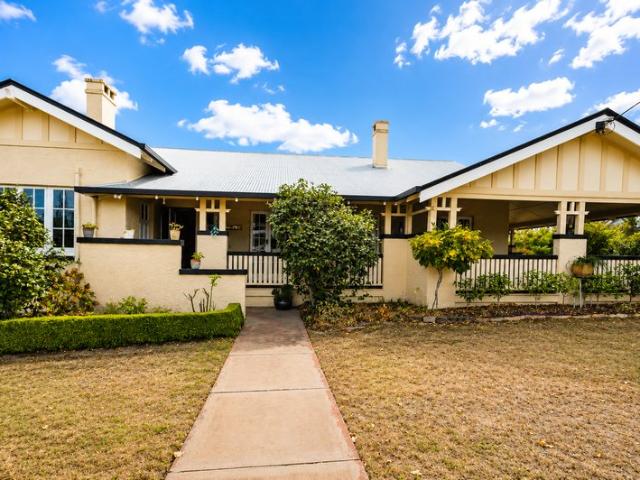 CRANSTOUN HOUSE AN HISTORICAL STANTHORPE LANDMARK