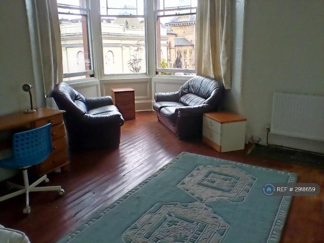 Cranworth St, Glasgow, G12 4 bed flat to rent £2,840 pcm £655 pw