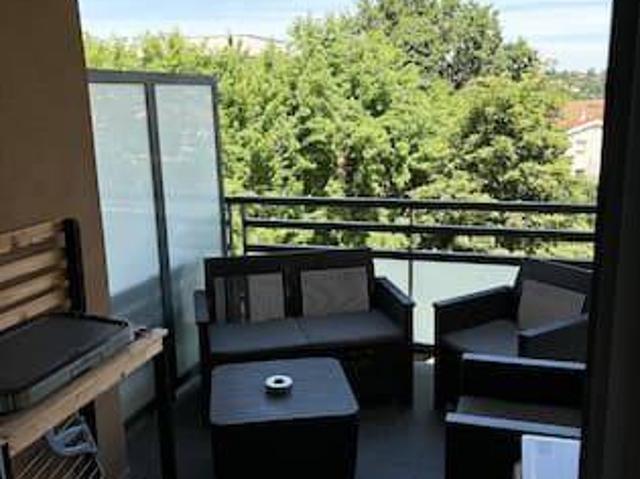 CRAPONNE T2 meublé 45m² avec balcon, box et climatisation
