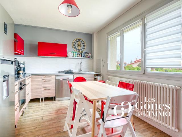 CRAPONNE VILLA 6 CHAMBRES 287 m2 JARDIN GARAGE