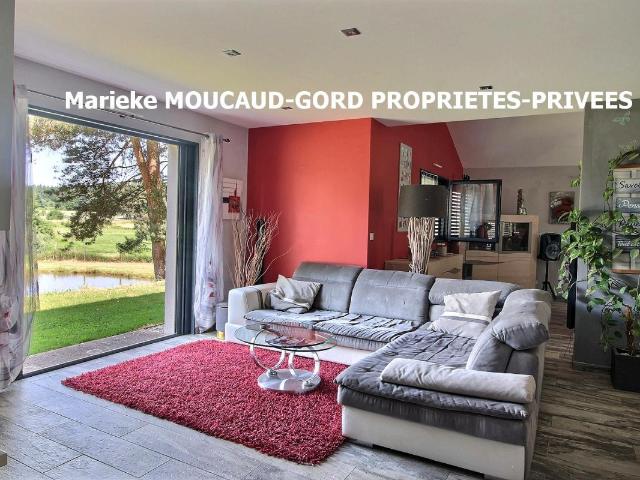Craponne sur Arzon 43500 Très belle maison de 195 m² 5 chambres 3 garages sur 9700m² terrain