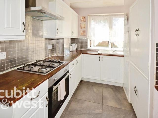 Crasswell Street Portsmouth PO1 4 bed ground floor flat to rent £2,100 pcm £485 pw
