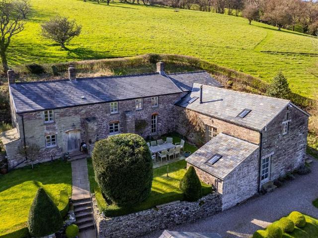 Craswall, Hereford HR2, 4 bed farmhouse to rent, £1,750 pcm | PrimeLocation