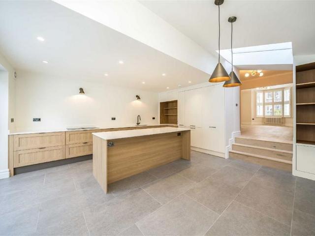 Craster Road, London SW2 5 bed house to rent £4,996 pcm £1,153 pw