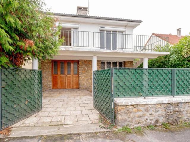 CRETEIL MAISON AVEC JARDIN ET TERRASSE