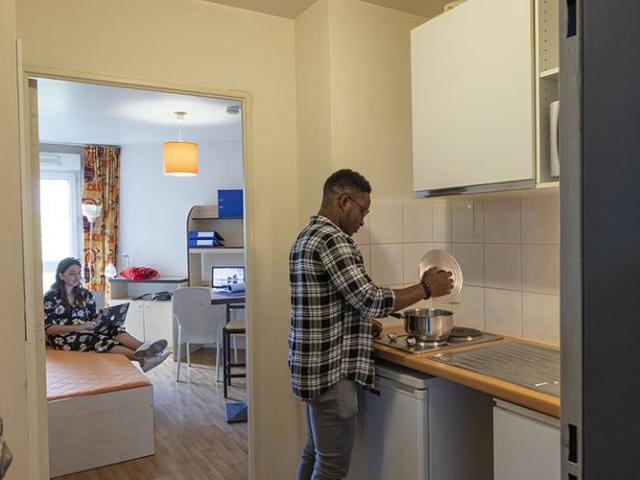 Creteil, 9 avenue F.Mitterrand, 94000 Creteil
