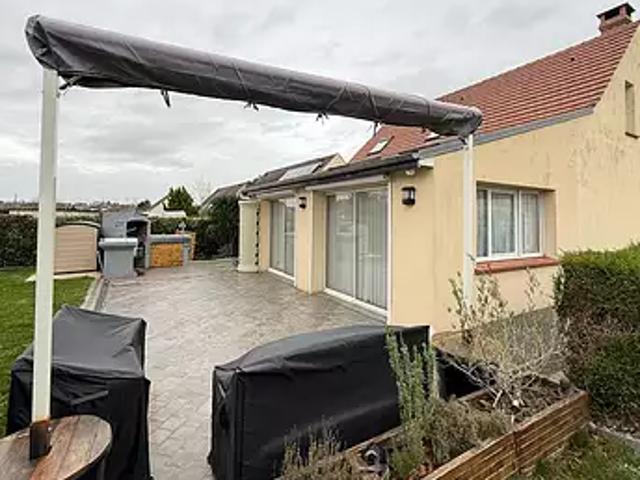 Crèvecoeur le Grand 60360 Achat / Vente maison 7 pièces t7 au dernier étage terrasse