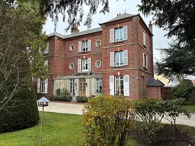Crèvecoeur le Grand 60360 Achat / Vente maison 9 pièces t9 cave parking