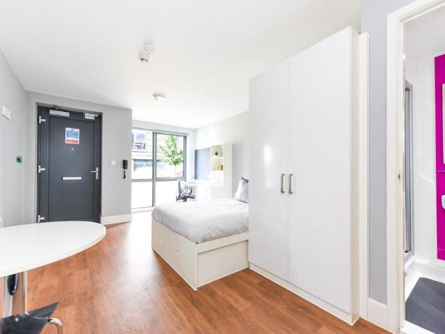 Crewe Street, Chester CH1 Studio to rent £1,036 pcm £239 pw