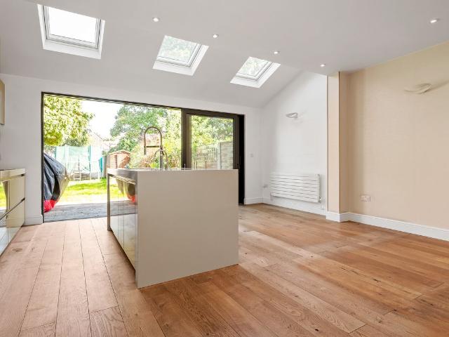 Crewys Road, Golders Green NW2, 4 bed terraced house to rent, £4,000 pcm | PrimeLocation