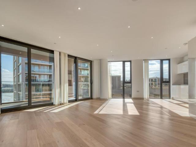 Creams, 23 Admiralty Avenue, London, E16 2PN, United Kingdom | 3 bed apartment for rent #119949526 | Rentberry