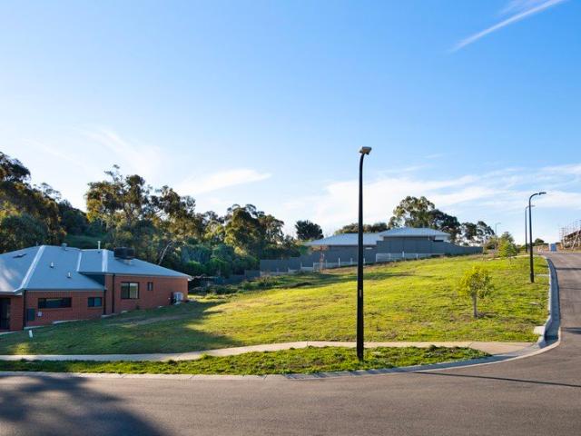 Create something special on 734m2 Close to the town centre