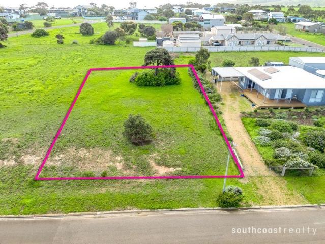 CREATE YOUR COASTAL ESCAPE 978M2 WITH SEA VIEWS