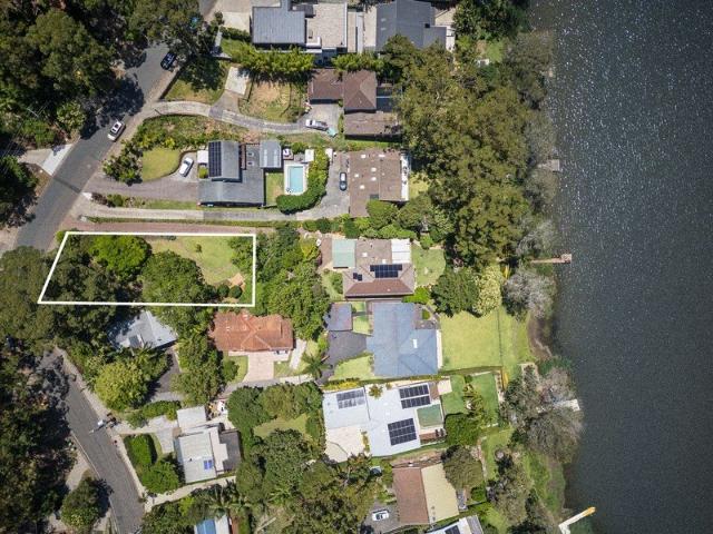 Create your dream coastal retreat in the heart of Avoca Beach
