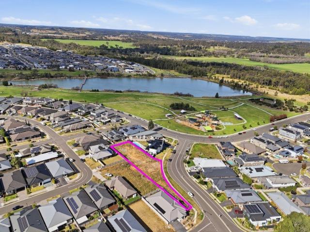 Create Your Dream Home on 1,411m² in the Heart of Spring Farm